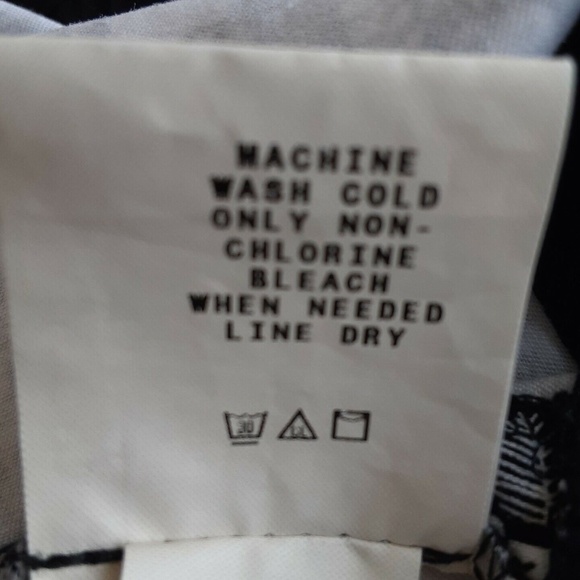 Studio M Women's Skirt Sz M Black & White Print Side Slit Knee Length - Picture 8 of 8